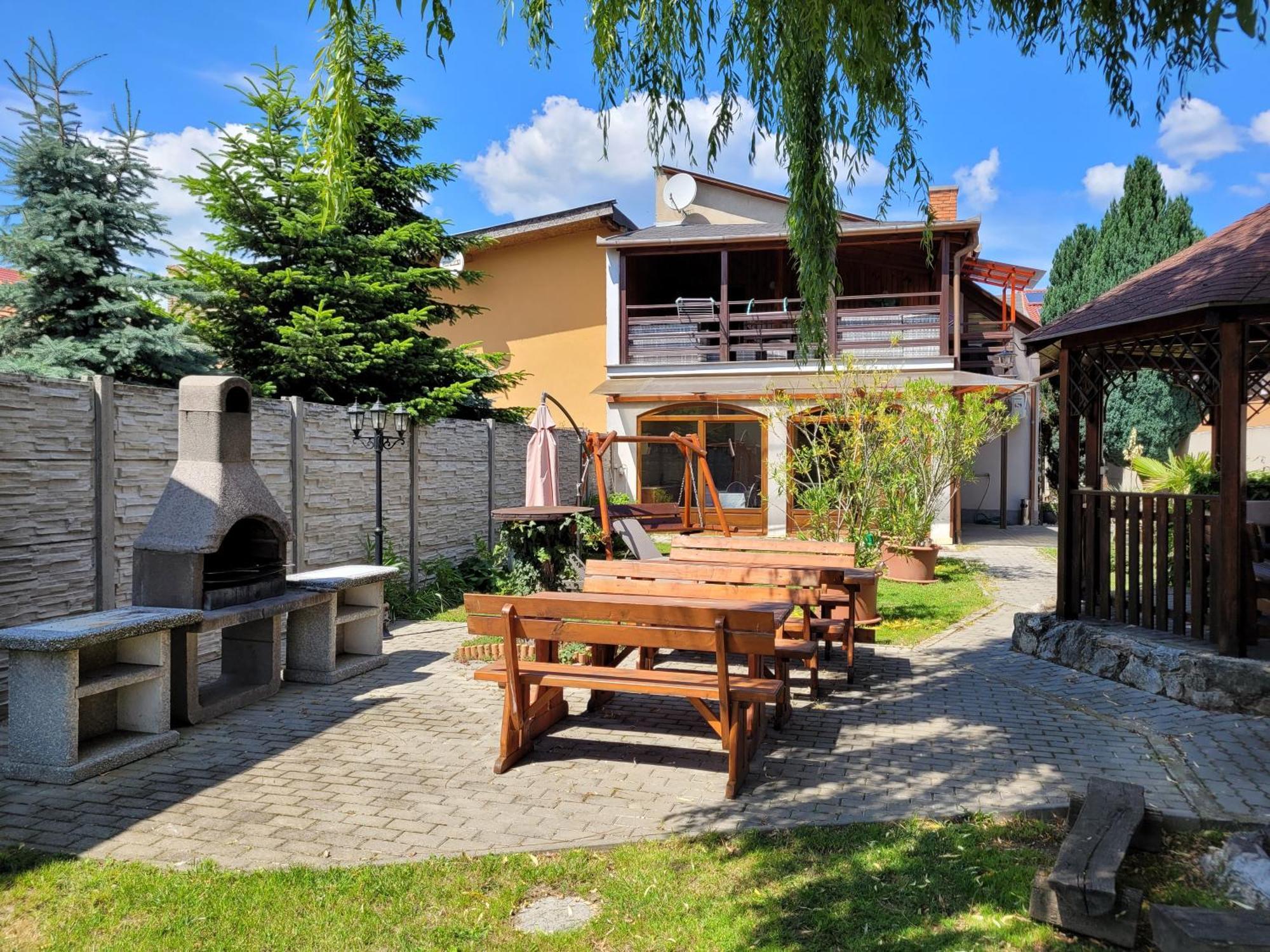 Penzion Korzo Štúrovo Esterno foto